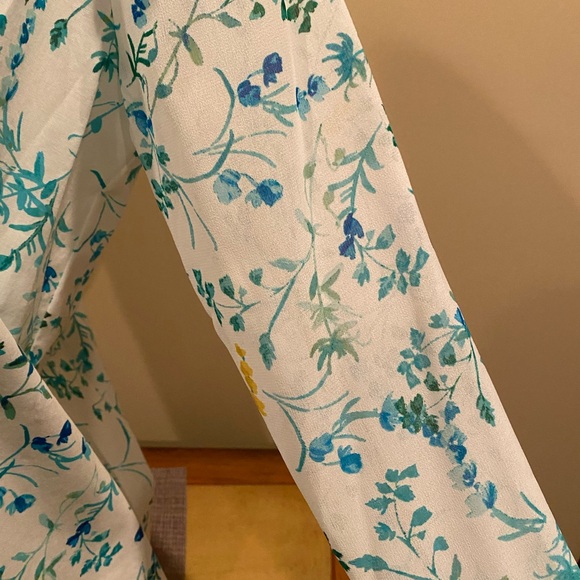 Ladies DKNY Mandarin Collar Printed Button Down Shirt NWT - Picture 3 of 4